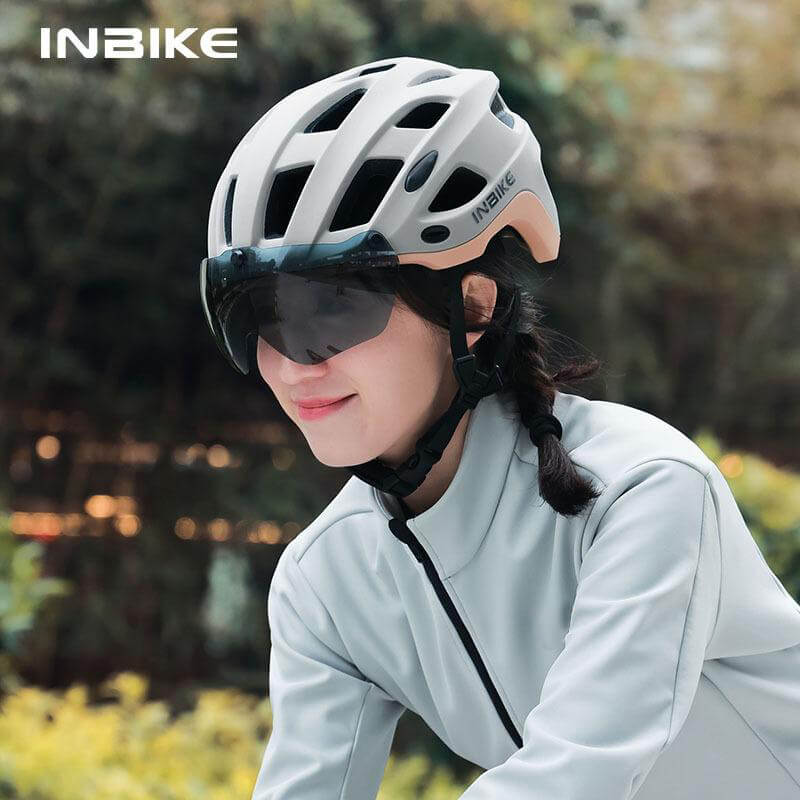 bike helmet with visor
